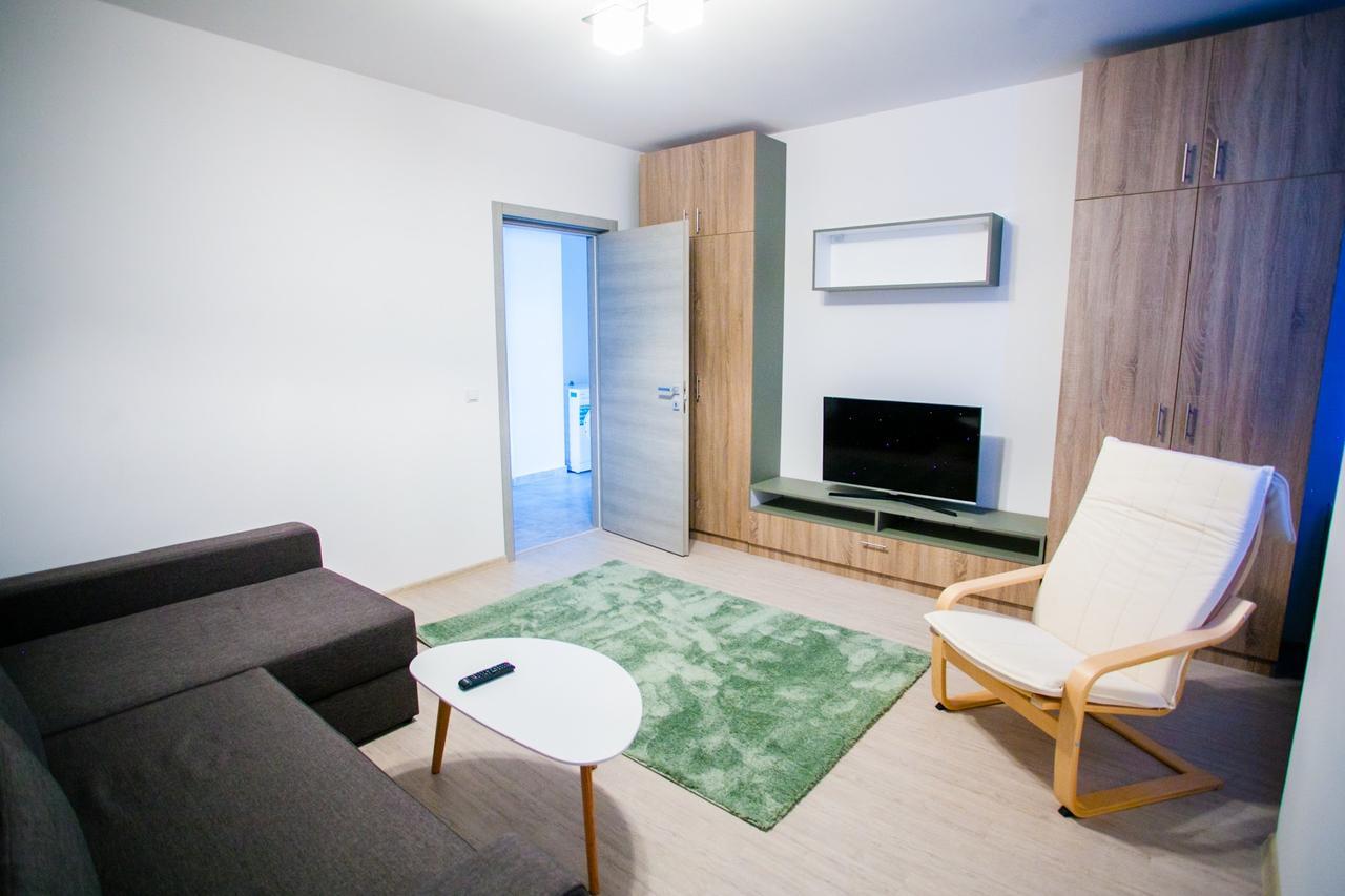 Lira Apartment *