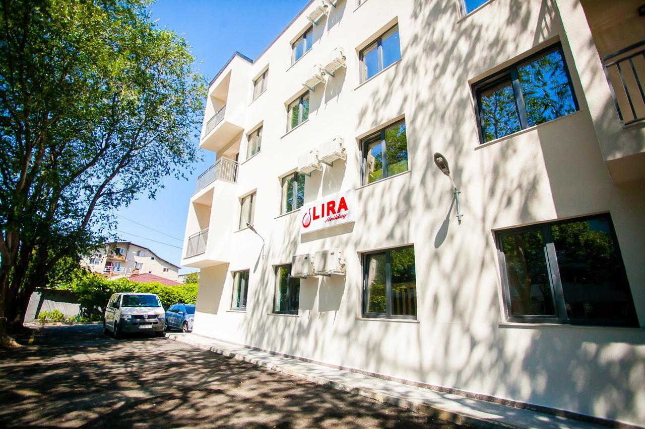 Lira *