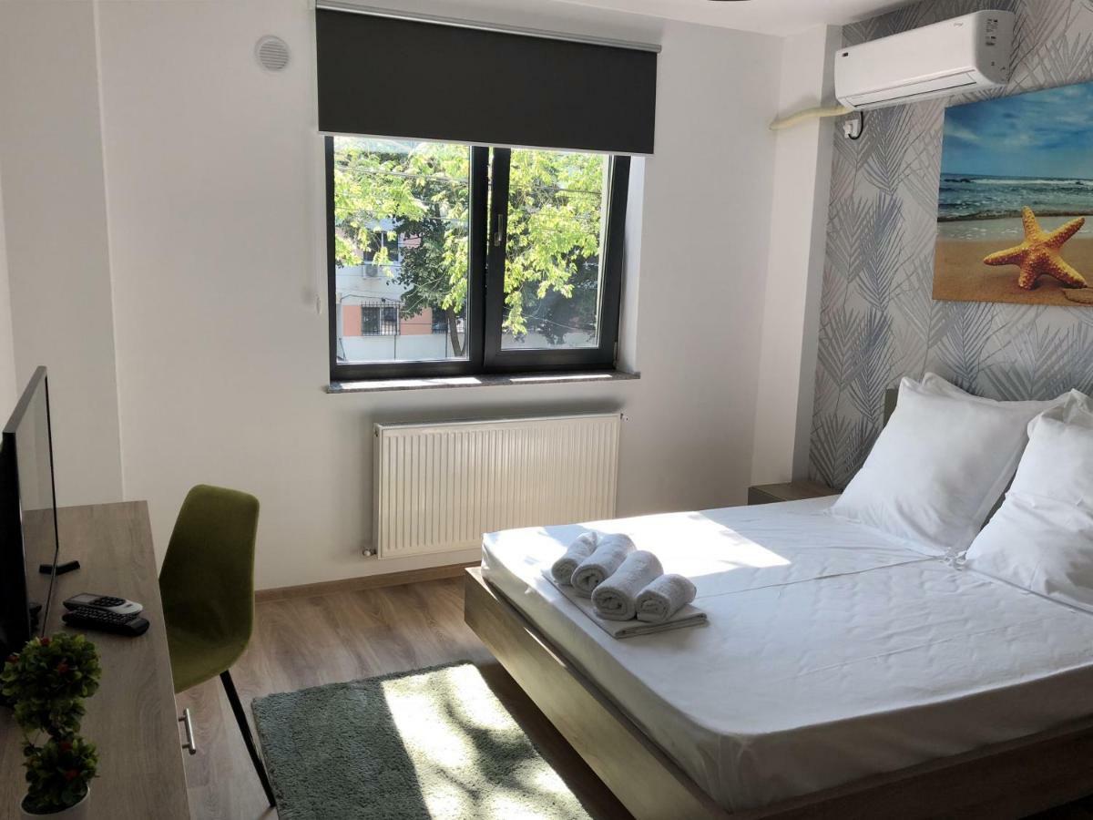Lira Apartment *